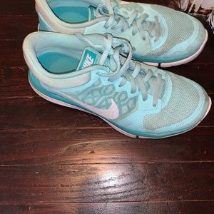 Women’s Nike Sneaker size 7